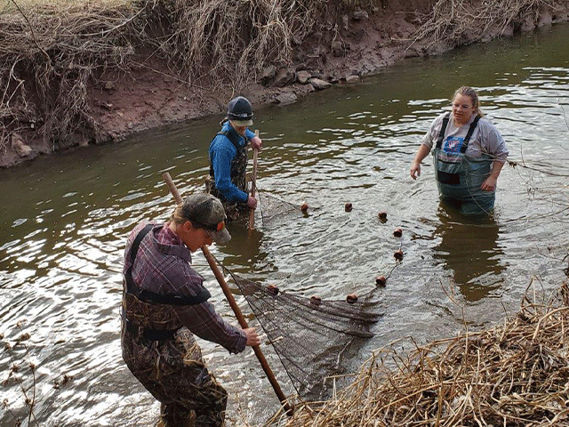 ES Students in Water